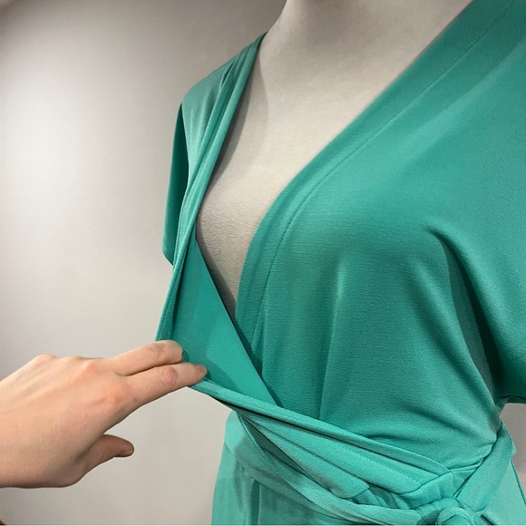Nine West green color short sleeve fake Wrap plus size stretchy Dress - Picture 3 of 12
